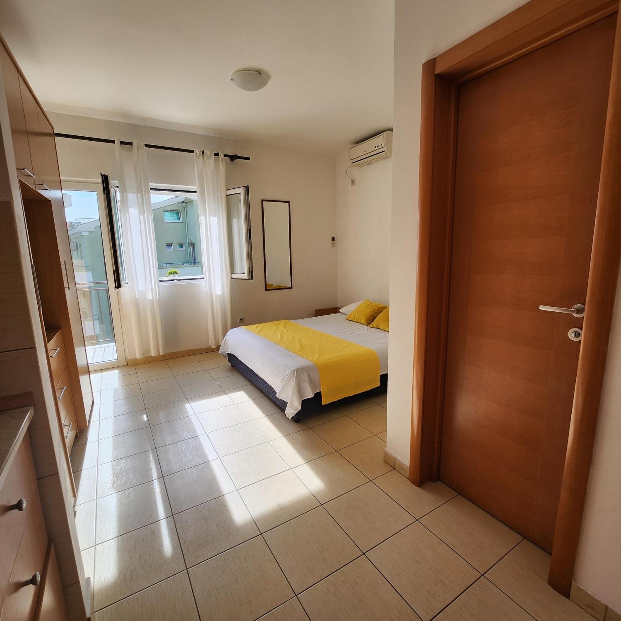 Bela Kuca Studio Apartments-Na Korak Do Mora-A Step To The Sea Rafajlovići Exteriör bild